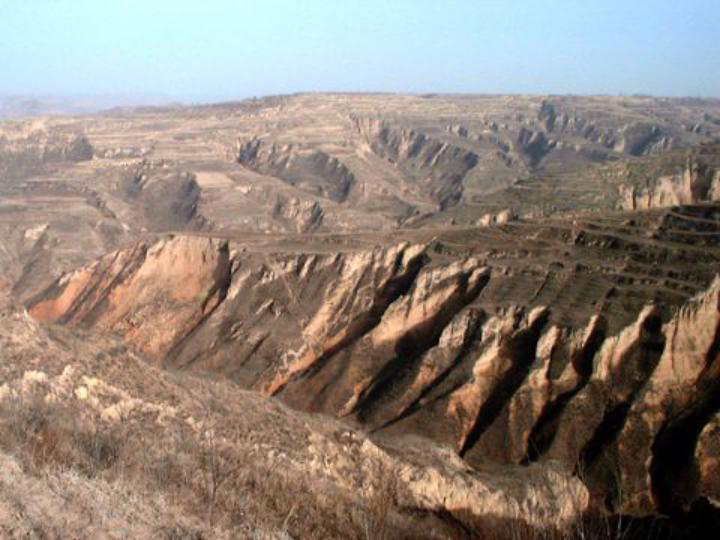 習 目 標認識黃土高原的地理位置和範圍;瞭解黃土高原的地形特點和