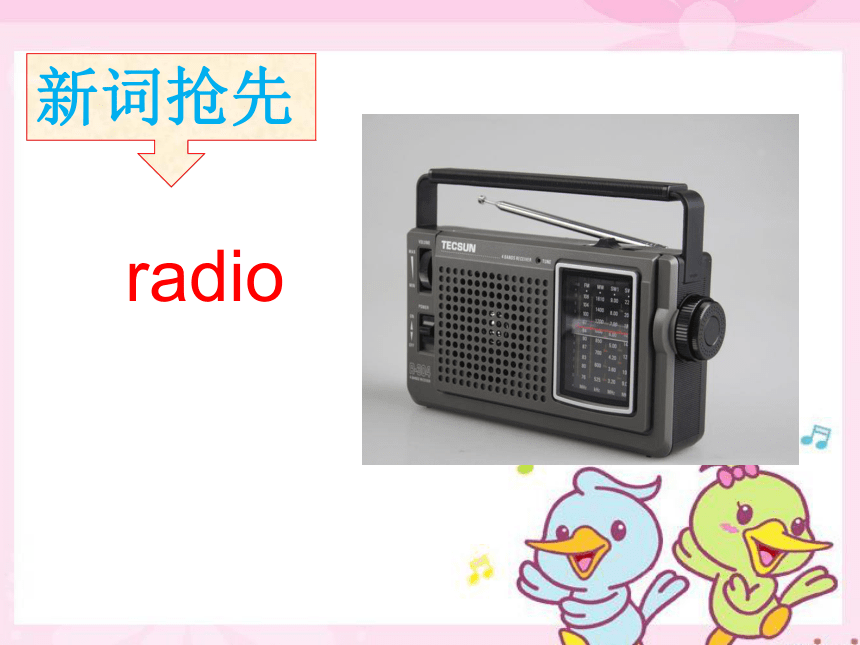 Unit 1 She’s listening to the radio 课件
